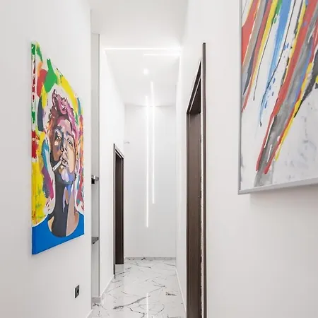 Ultra Little Apartament *